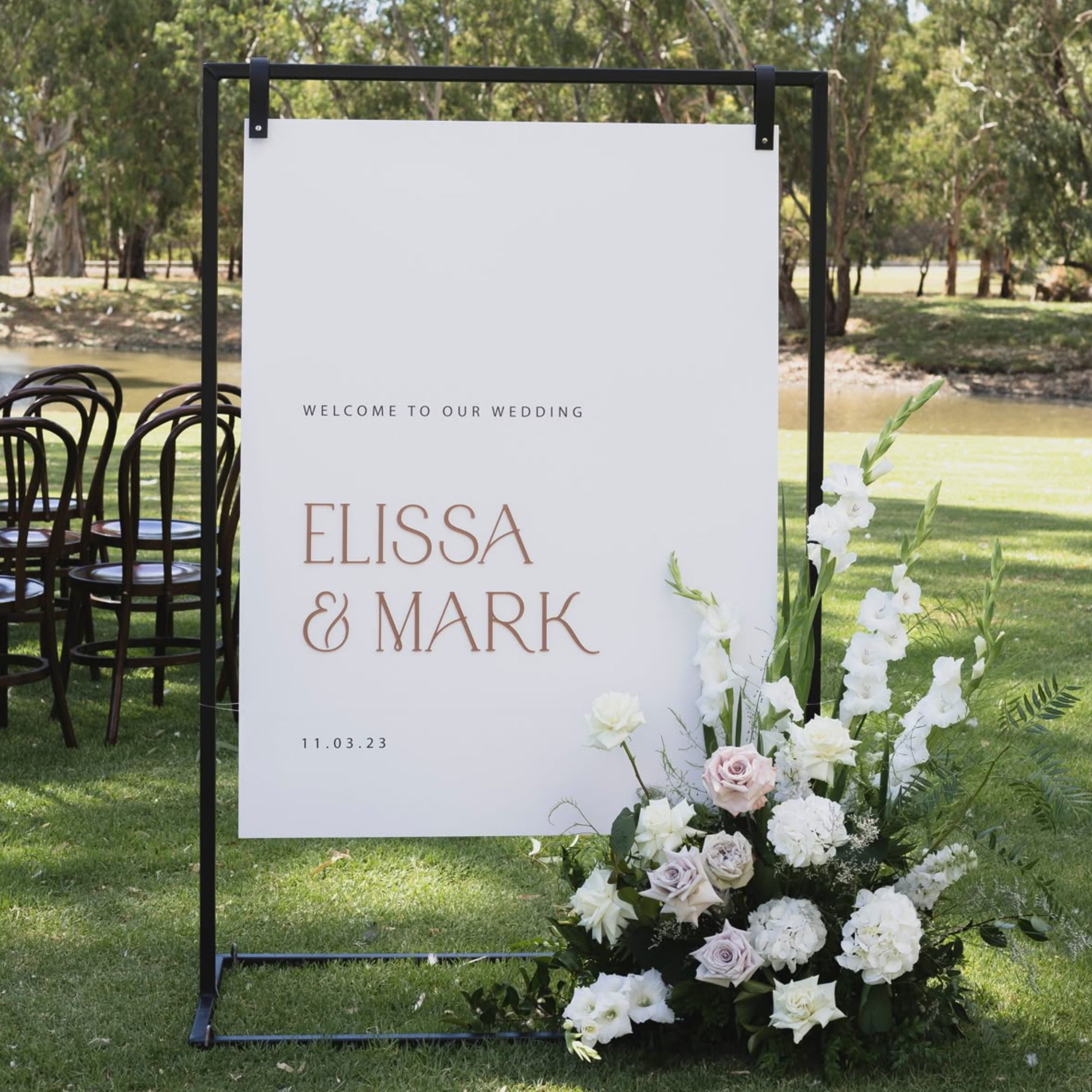 Modern Welcome Sign & Stand